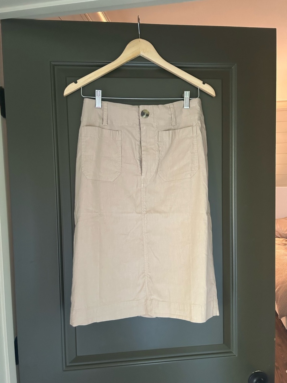 Anthropologie Maeve Colette Beige Midi Skirt with Front Patch Pockets